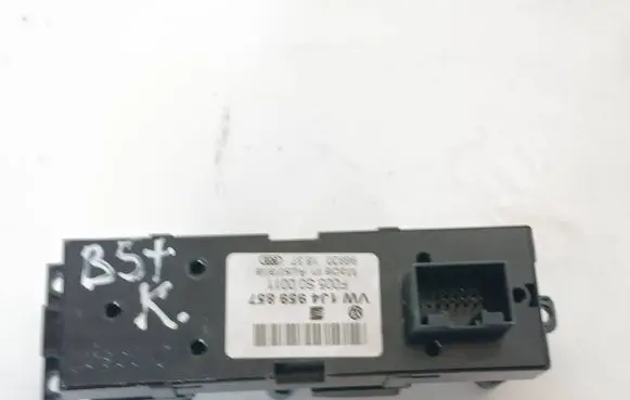 Volkswagen PASSAT B5.5 Electric window control switch 1J4959857 F005S00011 92018