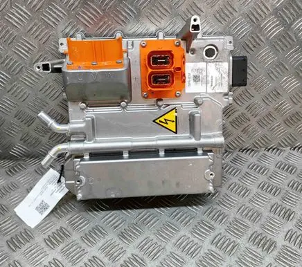 Voltage converter inverter