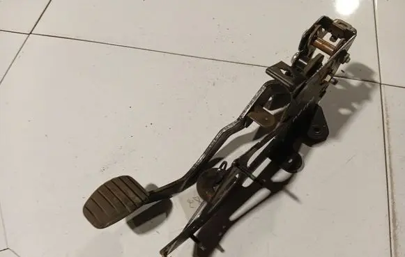 Renault Scenic II - Grand scenic II Brake pedal 