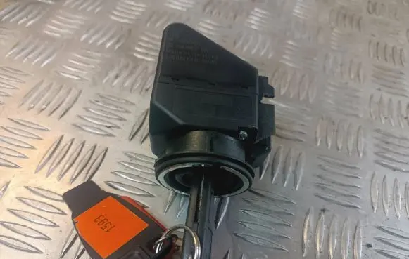Mercedes-Benz E W210 Ignition lock 2085450108 33000101 5000227050201101