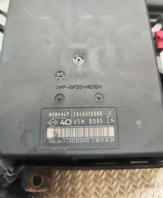 Renault Megane III Fuse module 284B60008R 519339311