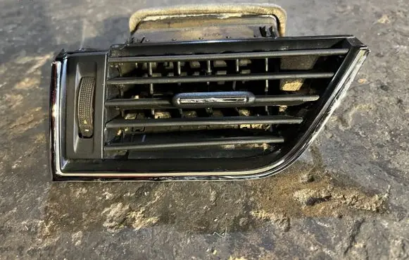 Skoda Octavia Mk3 (5E) Dashboard side air vent grill/cover trim 5E0819701E