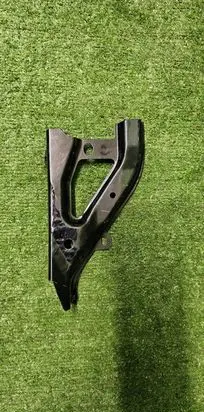 Tesla Model Y Fender mounting bracket 28124L 148757800a