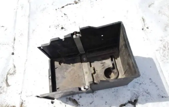 Ford Focus Battery box tray 