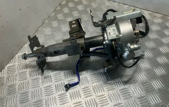 Nissan Juke I F15 Steering wheel axle BD0157Q