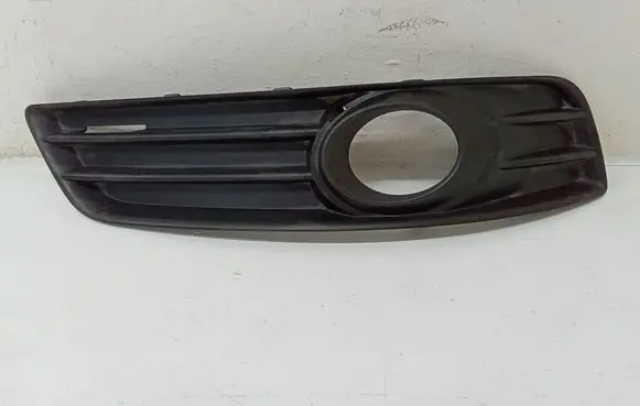 Audi A3 S3 8P Front bumper lower grill 8P0807682