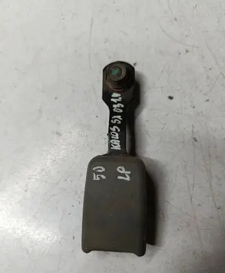 Front seatbelt buckle
