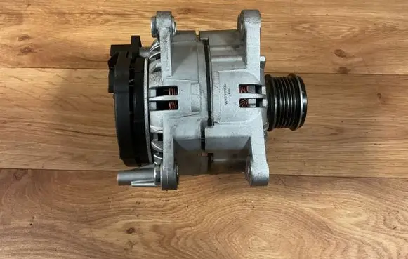 Audi A4 S4 B7 8E 8H Generator/alternator 0124525050 305518140010 9039252408