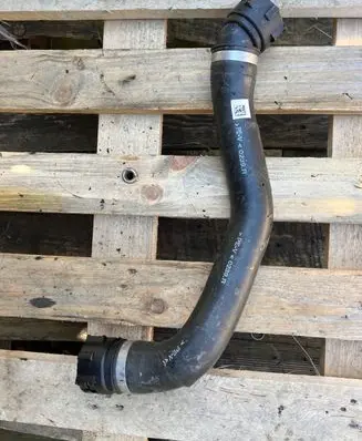 BMW 5 G30 G31 Engine coolant pipe/hose 8572911