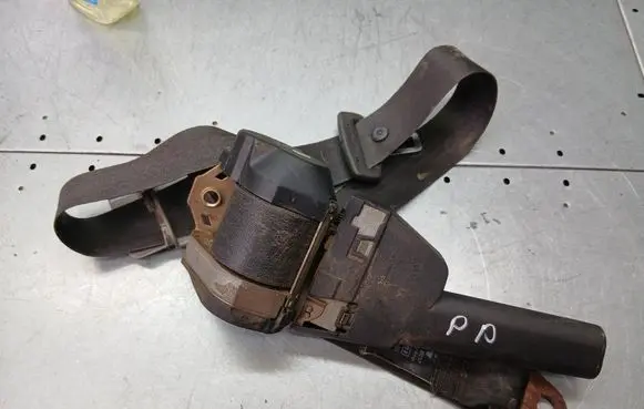 Fiat Punto (176) Front seatbelt