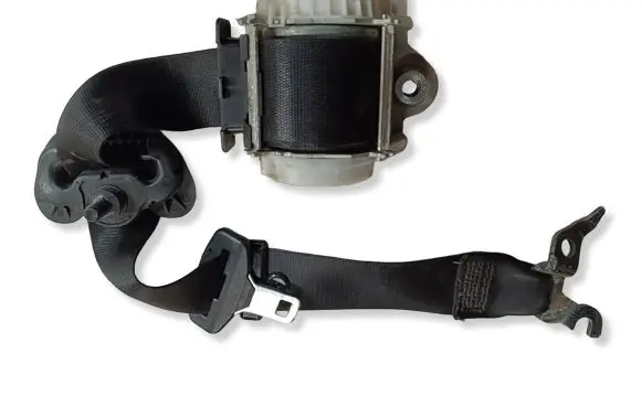 BMW 3 E90 E91 Front seatbelt 33035173