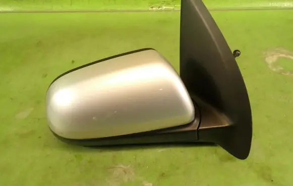Volkswagen New Beetle Front door electric wing mirror