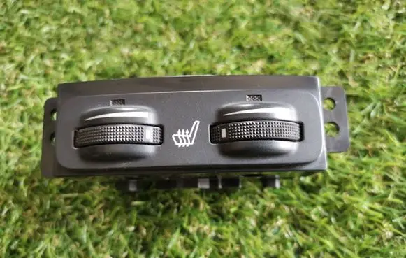 Toyota Avensis T250 Seat heating switch R453417