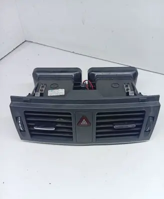 Mercedes-Benz C W204 Dash center air vent grill A2048307354