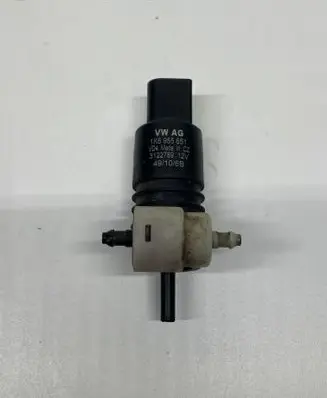 Volkswagen Golf V Windscreen/windshield washer pump 1K6955651 3122789