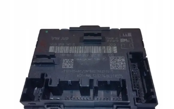 Volkswagen Passat Alltrack Door control unit/module 5Q0959592B