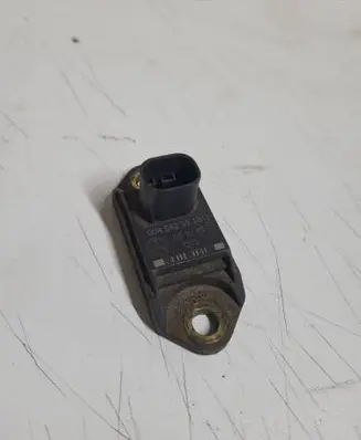 Mercedes-Benz E W211 Acceleration sensor 0045423518 05W45