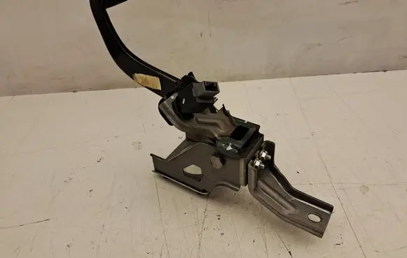 KIA Sportage Brake pedal 28002S905 KG0B0137
