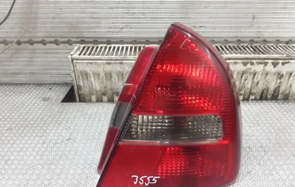 Mitsubishi Carisma Rear/tail lights
