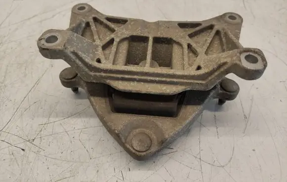 Mercedes-Benz C W205 Gearbox mounting bracket A2052402500 15474984 18042402126