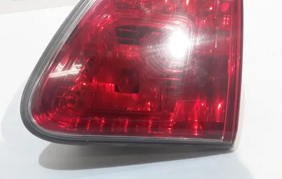 Toyota Avensis T270 Tailgate rear/tail lights 08052