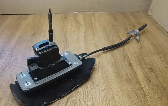 Porsche Macan (95B) Gear shifter/selector 95B713042