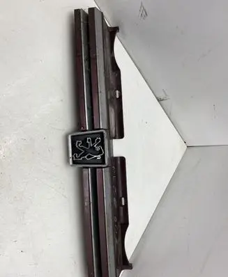 Peugeot 605 Front grill