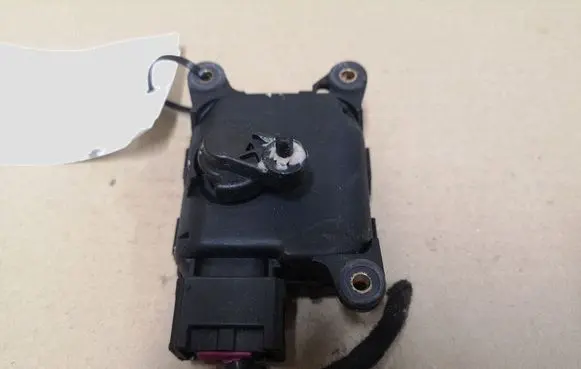 Audi A6 S6 C5 4B Air flap motor/actuator 0132801127