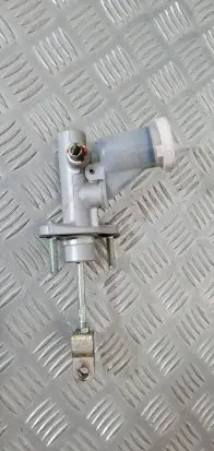 Mitsubishi L200 Clutch master cylinder