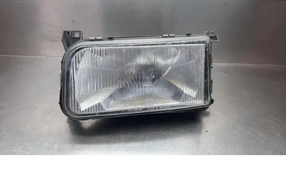 Volkswagen PASSAT B3 Front reflector 133479-00