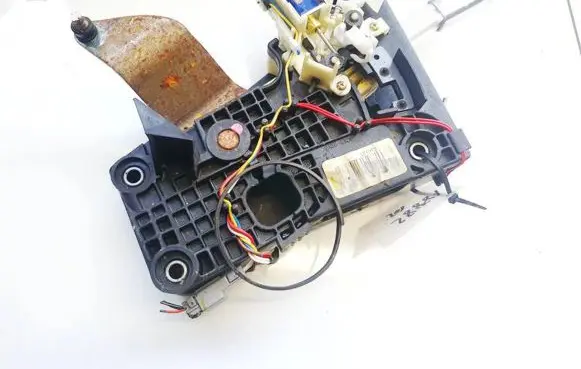 Nissan Quest Gear shifter/selector 34901zm700 1016125