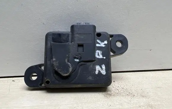 Opel Zafira A Airbag deployment crash/impact sensor 09133263 5WK42856 TGS1756698T