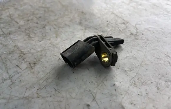 Audi A3 S3 8P ABS brake wheel speed sensor 7h0927804