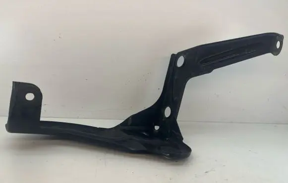Audi A6 S6 C6 4F Intercooler pipe mounting bracket 4F0145813F