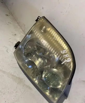 Nissan X-Trail T30 Headlight/headlamp