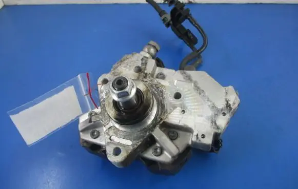 Hyundai ix 55 Fuel injection high pressure pump 33100-3A000