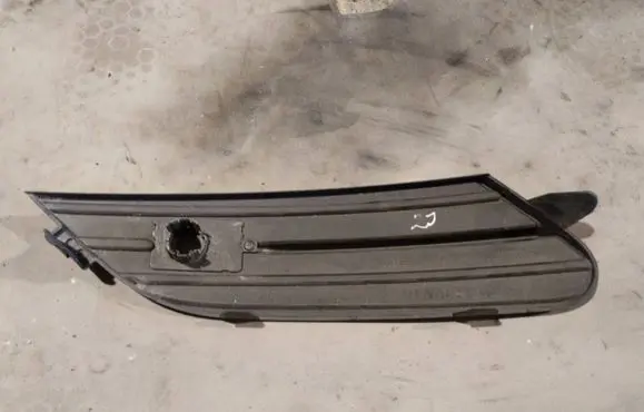 Renault Espace V (RFC) Front bumper lower grill 622568681R