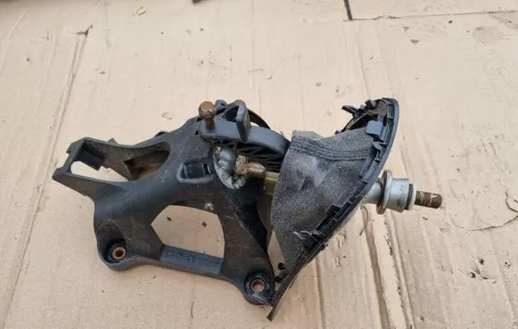 Toyota Auris 150 Gear selector/shifter in gearbox 