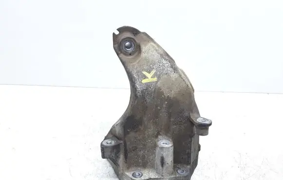 Mercedes-Benz C W204 Engine mounting bracket A6512230004