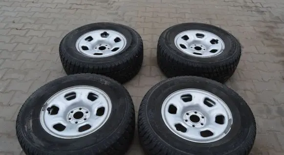 Nissan Pathfinder R51 R16 spare wheel 