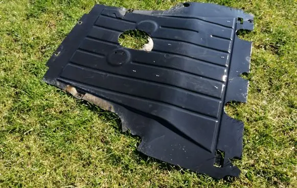 Renault Zoe Engine splash shield/under tray 758904945R
