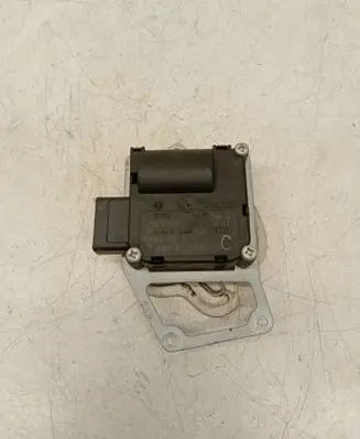 Audi A8 S8 D3 4E Air flap motor/actuator 0132801369 CZ1168803710 4F0820511B