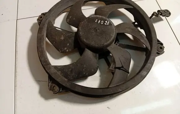 Citroen C4 Grand Picasso Radiator cooling fan shroud 