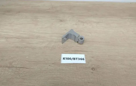 Volkswagen Sharan Rear door lower hinge 7N0831402