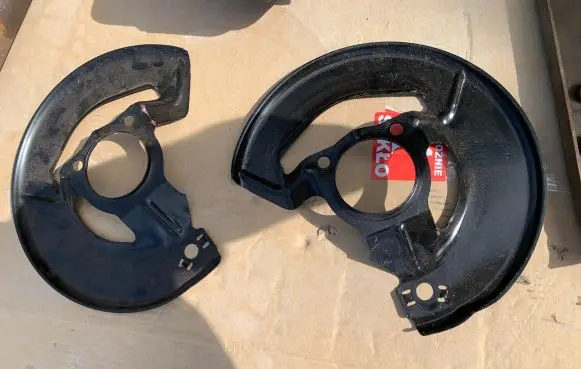 Chevrolet Corvette Front brake disc dust cover plate 