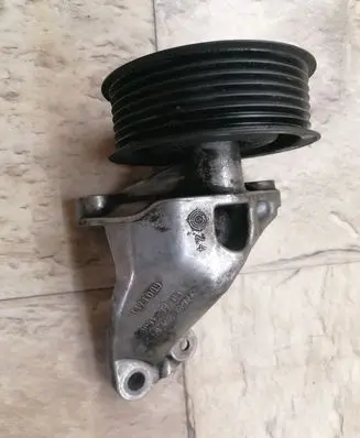 Mercedes-Benz E W213 Alternator belt tensioner A6422340539
