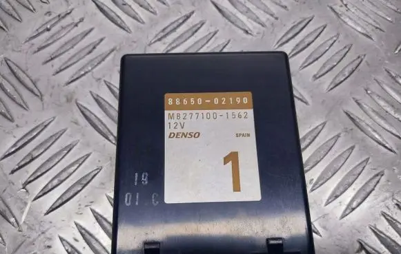 Toyota Corolla E110 Air conditioner control unit module 88650-02190