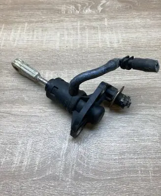 Volkswagen PASSAT B5.5 Clutch master cylinder 8E1721401AG