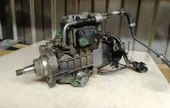 Audi A4 S4 B5 8D Fuel injection high pressure pump 0460404969