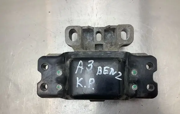 Audi A3 S3 8P Engine mount bracket